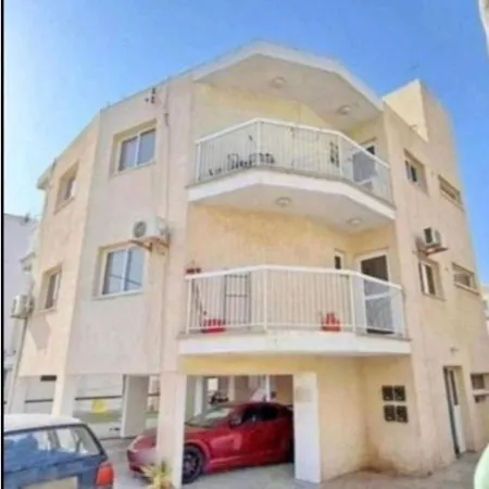 Nicolas 's Place